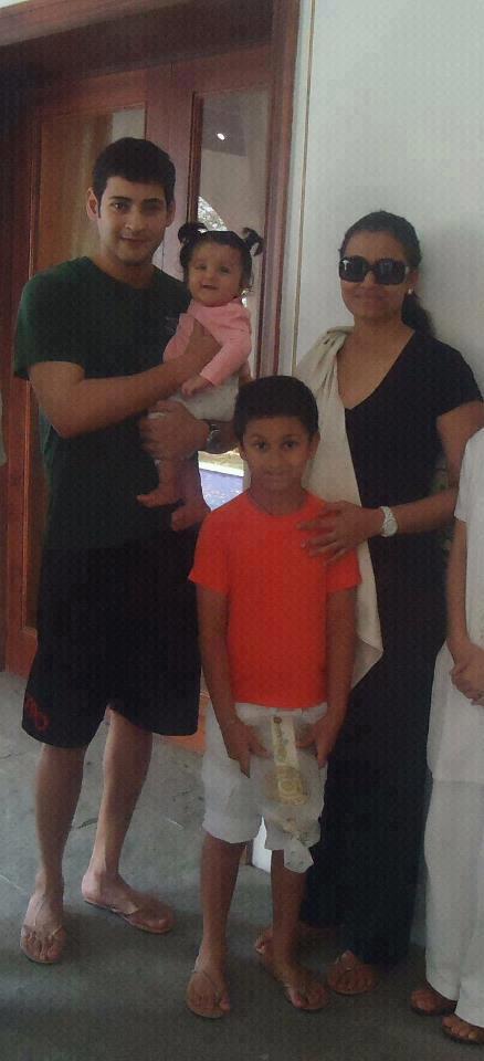 mahesh babu family photos, mahesh babu rare family photos, mahesh family photo, mahesh babu daughter, mahesh babu family